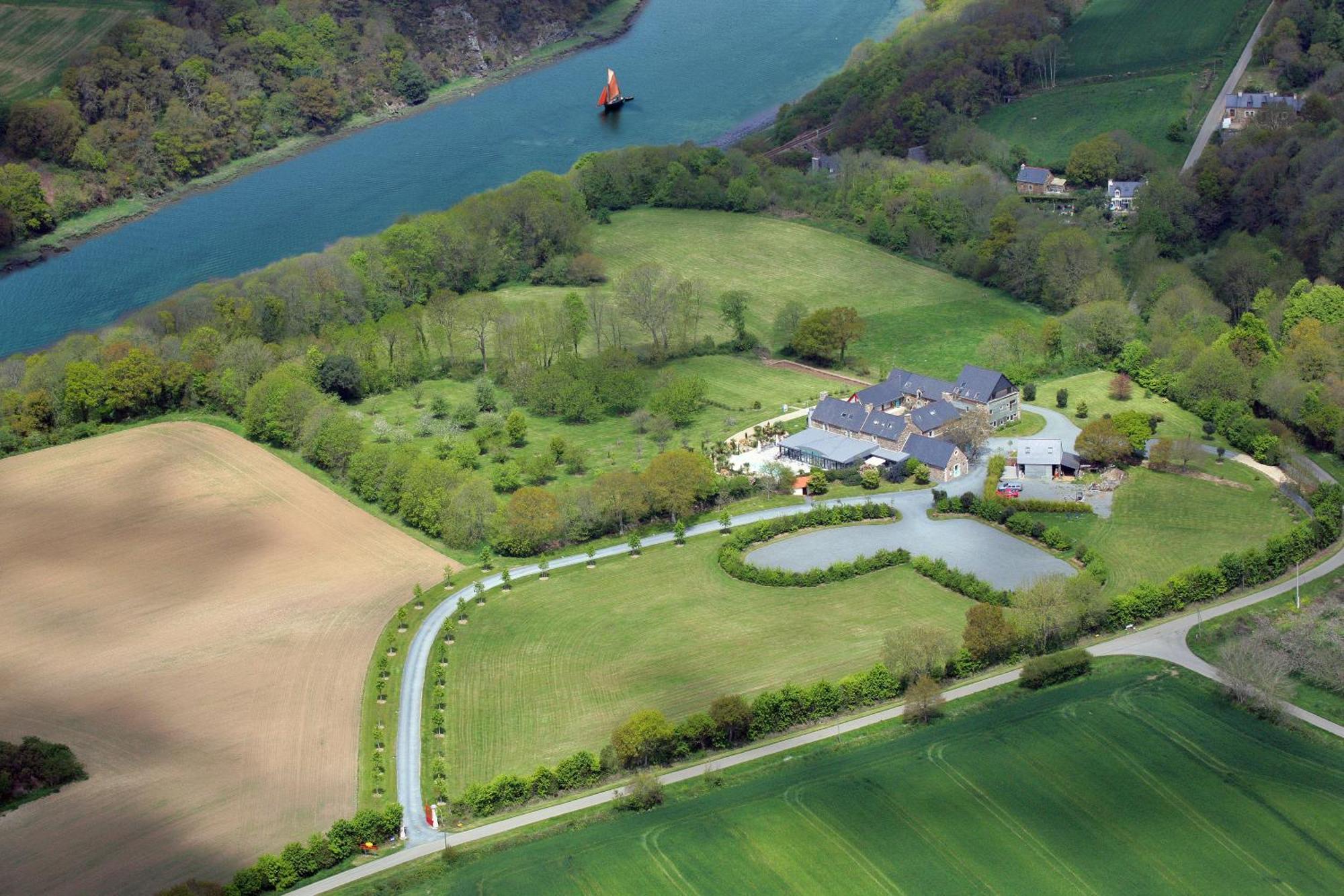Domaine De Kermodest Hotel Quemper-Guézennec Екстериор снимка